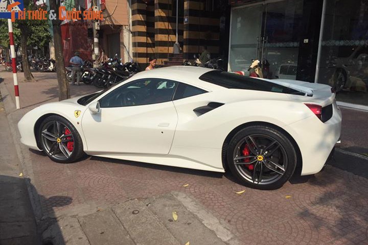 Sieu xe Ferrari 488 GTB ban 16 ty tren via he Ha Noi-Hinh-3